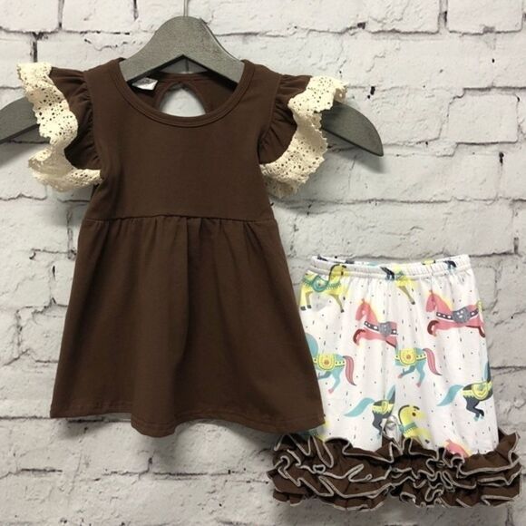 2pc. Baby Girl Carousel Print Shorts Set - Picture 1 of 8